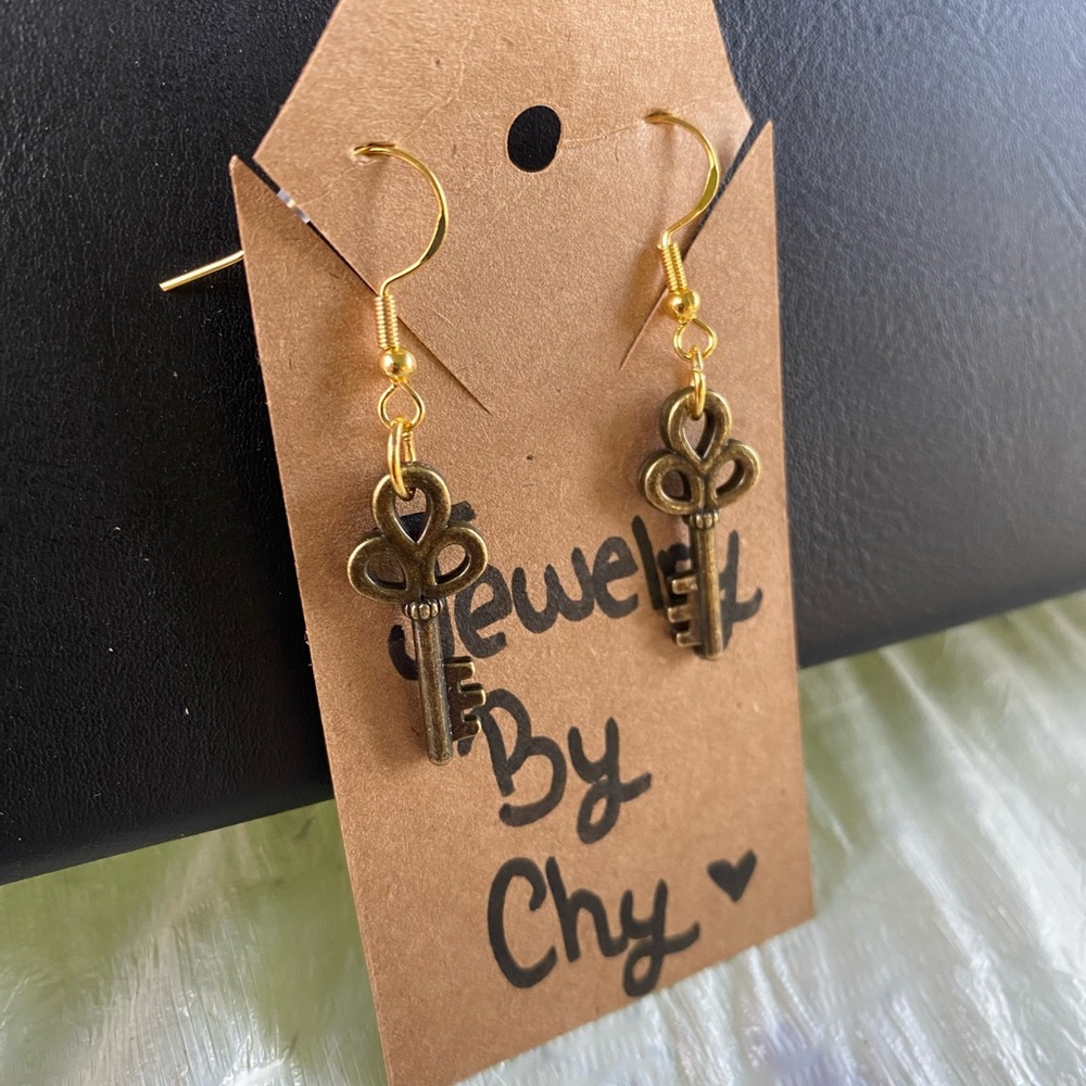 Handcrafted key earrings!! - Picture 5 of 5